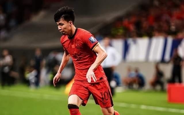 留洋德甲法兰克福获中国企业7.4亿赞助:王钰栋被推荐加盟