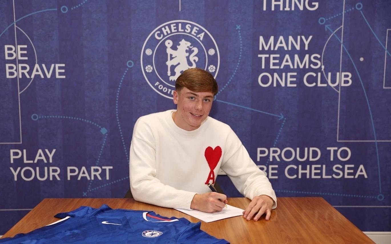 官方：17岁后卫莱维理查兹与切尔西签