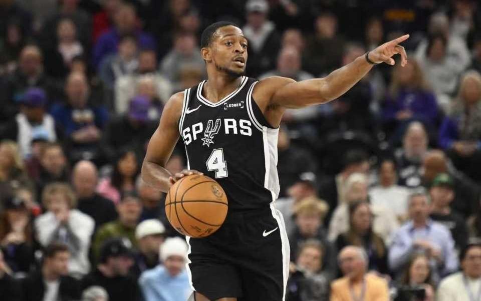 文班26+13+5帽马刺大胜爵士福克斯31+5+5弩机17+11+14