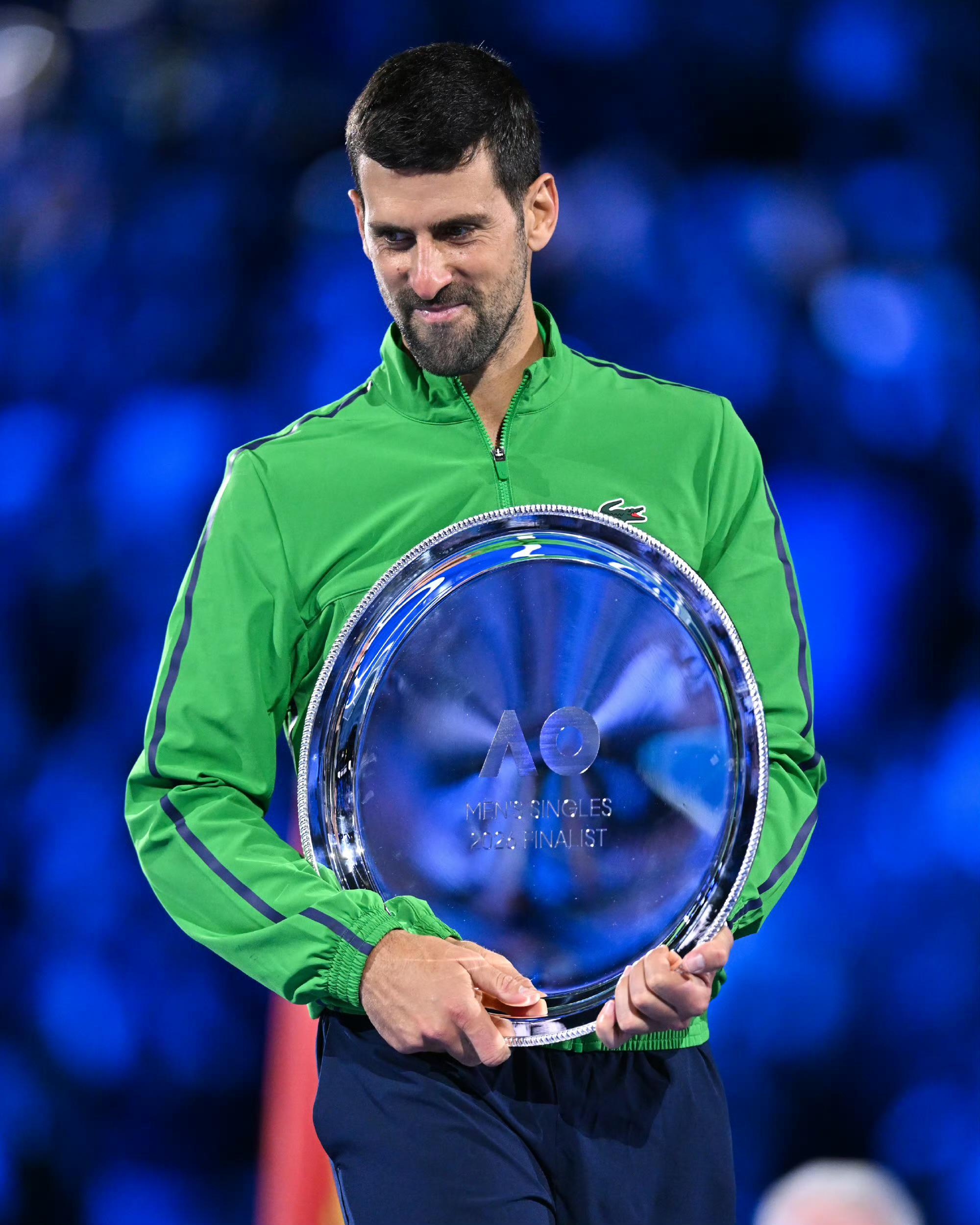 西媒主编发文：德约科维奇让质疑他的人闭上了嘴