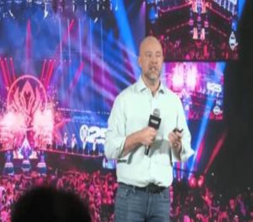 流量总决赛！拳头电竞负责人：iGvsT1比以往入围赛观众增长1000%！