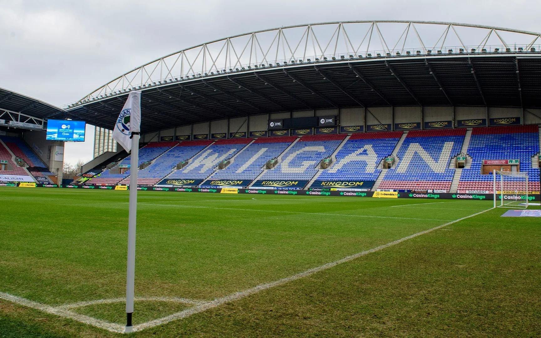 哀悼，一名维冈球迷看比赛时突发疾病