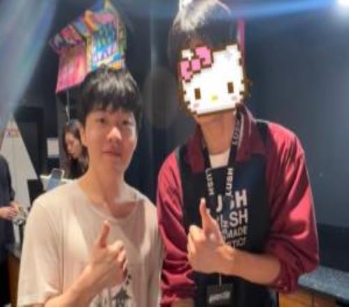 小红书网友分享在韩国偶遇Rookie：Rookie透露来韩国集训打训练赛