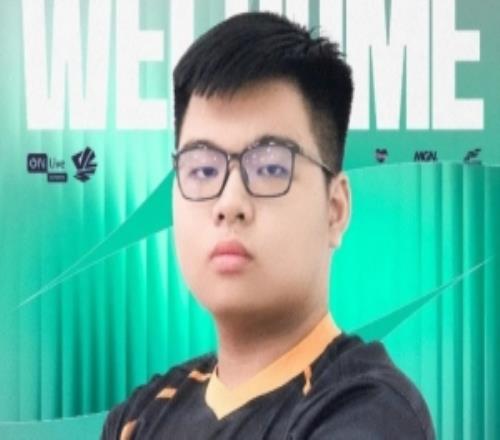 Sofm复制人MVKA官宣了一位新人打野样貌神似Sofm！