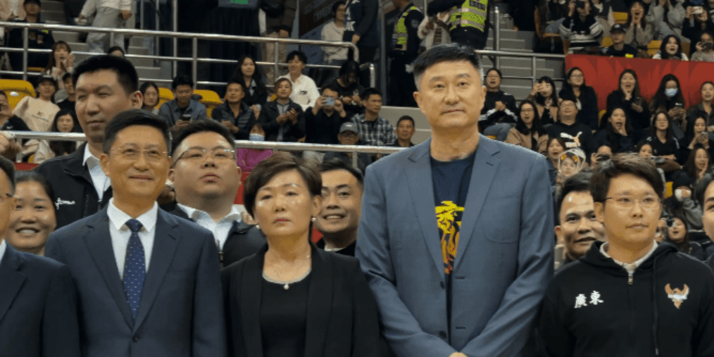 WCBA揭幕战：广东女篮领冠戒大胜江苏杨舒予15+6+7罗欣棫21分