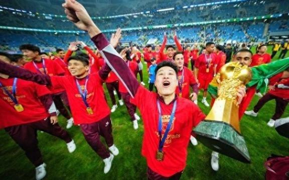 2025中超联赛落幕，上海海港成功卫冕