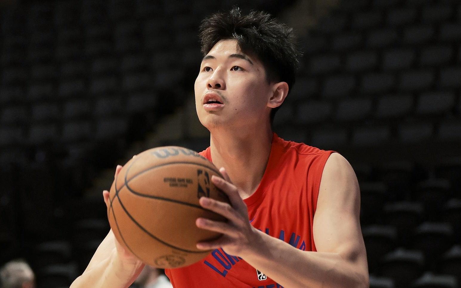 李群:崔永熙身体恢复了90%左右将在9月初回国备战CBA新赛季
