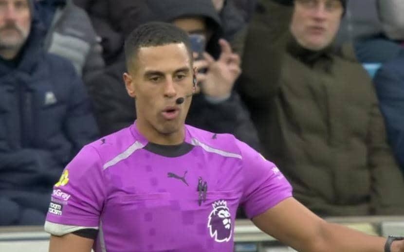 瓜帅：今天是主裁首次执法英超，现在大