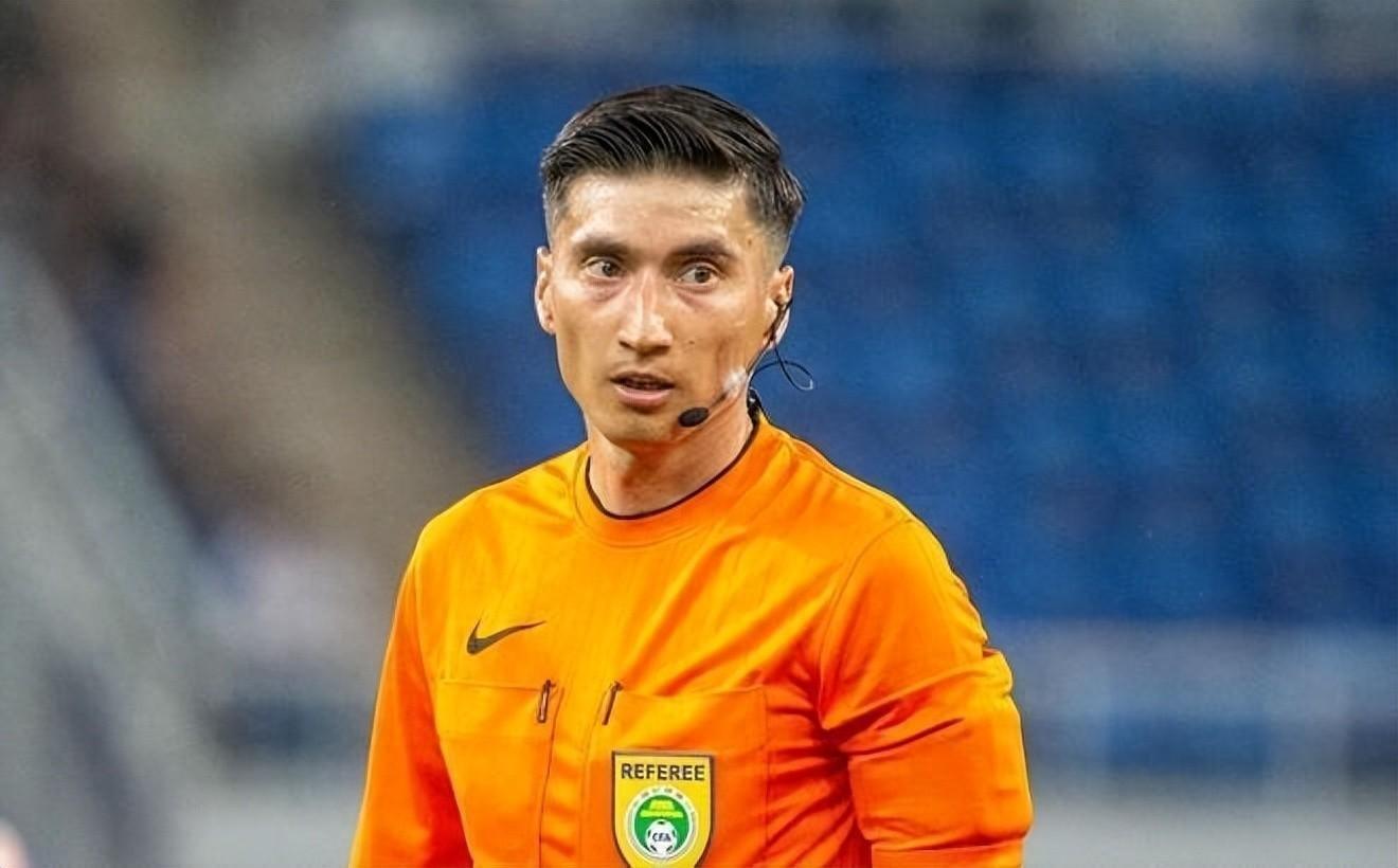 泰山队遇冤家裁判，3次吹罚没赢过，泽