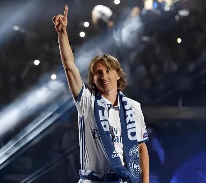 喜讯！大牌国脚后腰刚离开浙江队就做