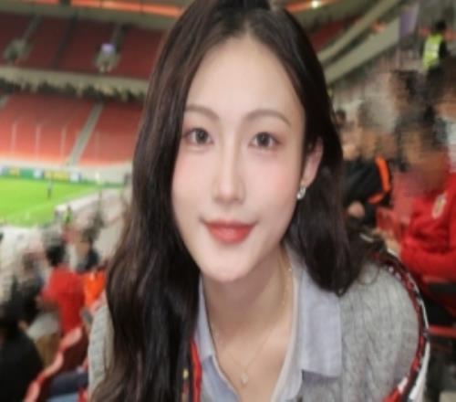 主持人沈云仪分享在上汽浦东足球场看球：7月之后主场全勤嘻嘻