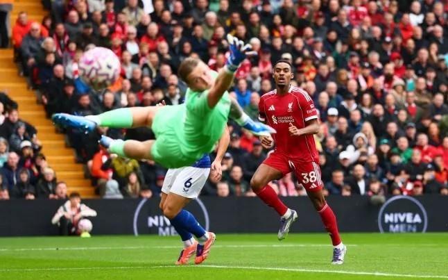 欧文：赫拉芬贝赫现在值1亿英镑，拜仁或许后悔放走他