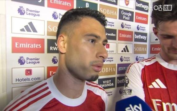 马丁内利：和埃泽有眼神交流，我不想替补但我相信塔帅的决定