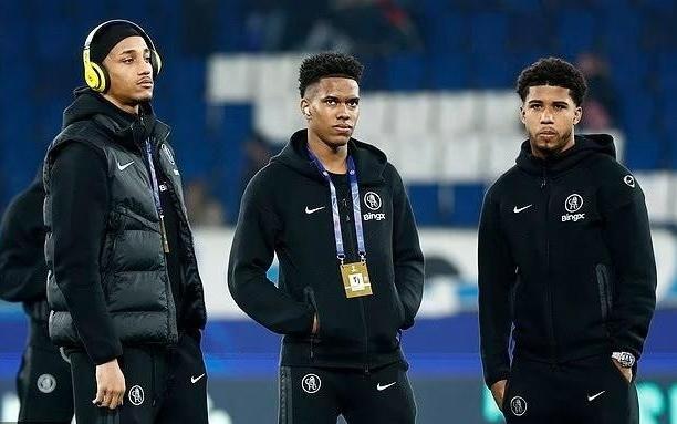 邮报：埃斯特旺对未能出战本周欧冠感