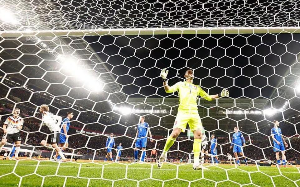 杜布拉夫卡：德国本可能进我们更多球