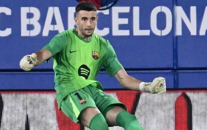 世体：埃尔切球迷对西人时喊要霍安加