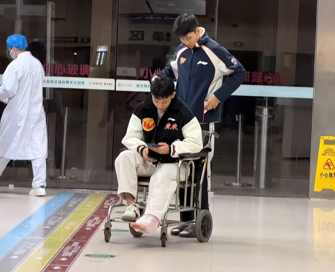 徐杰最新伤情出炉，情况有点不太妙！