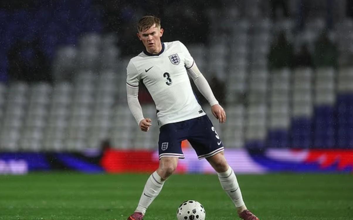 邮报：切尔西可能冬窗外租乔治霍尔有