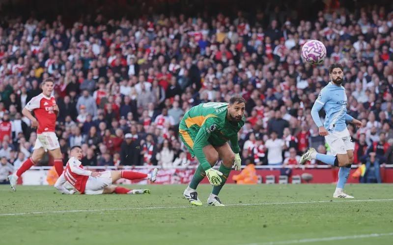 多纳鲁马数据：2次扑救+10次长传，传球成功率48.1