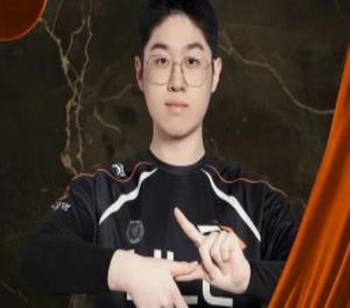 毫无神王风采！Zeus对位遭完爆全场梦游绝境青钢影毫无作用