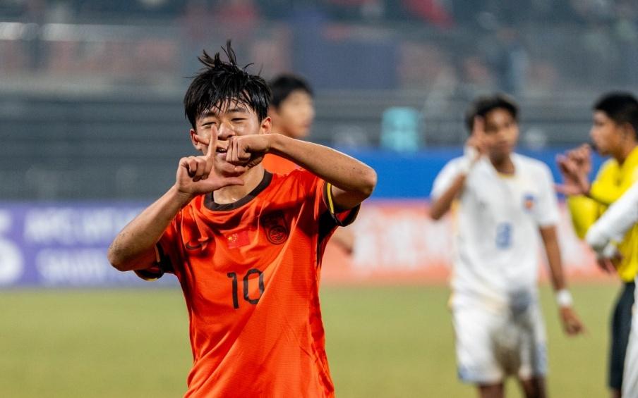 曝邝兆镭加盟青岛海牛！媒体人：除夕官