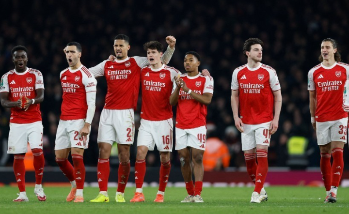 英联杯四强出炉！阿森纳98淘汰水晶宫约战切尔西，曼城PK喜鹊