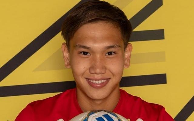 英雄出少年！18岁哈萨克门将欧冠首秀