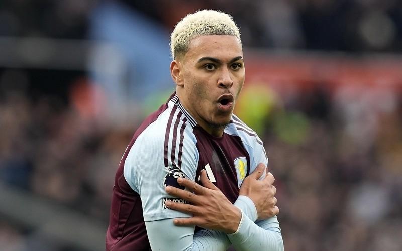 名场面！曼联诞生新队长，埃梅里不满罗杰斯，公开流露冠军野心