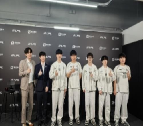 iG赛后群访Meiko：教练教了很多东西所以我们最近团战赢的较多