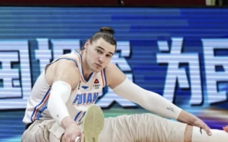 记者：山东新外援斯蒂尔周五与球队会