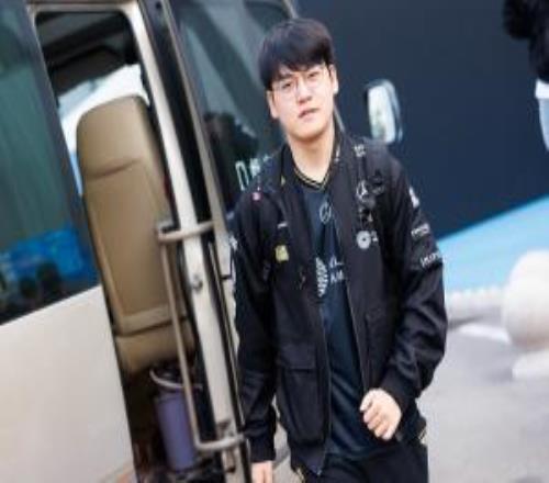 T1.Gumayusi：AL的状态很好啊，淘汰赛才是S赛的开始