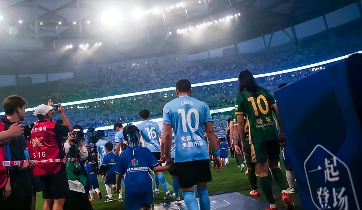 再见！大连外援社媒发文自宣离队，曾效