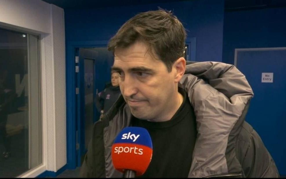 对无人可用表达不满，伊劳拉：球员都在