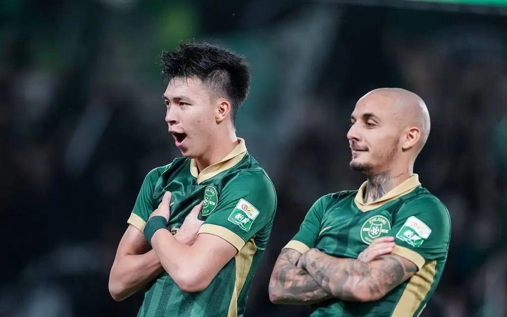 4轮首胜！中超王钰栋传射国安连扳3球