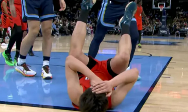 不打了！杨瀚森生病！NBA生涯第一次休战