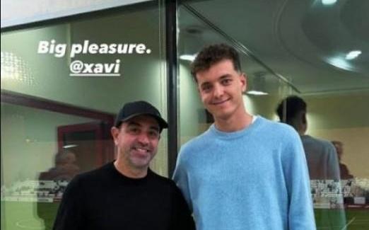 现场观战加泰德比，巴萨绯闻前锋阿斯拉尼晒自己看球的照片