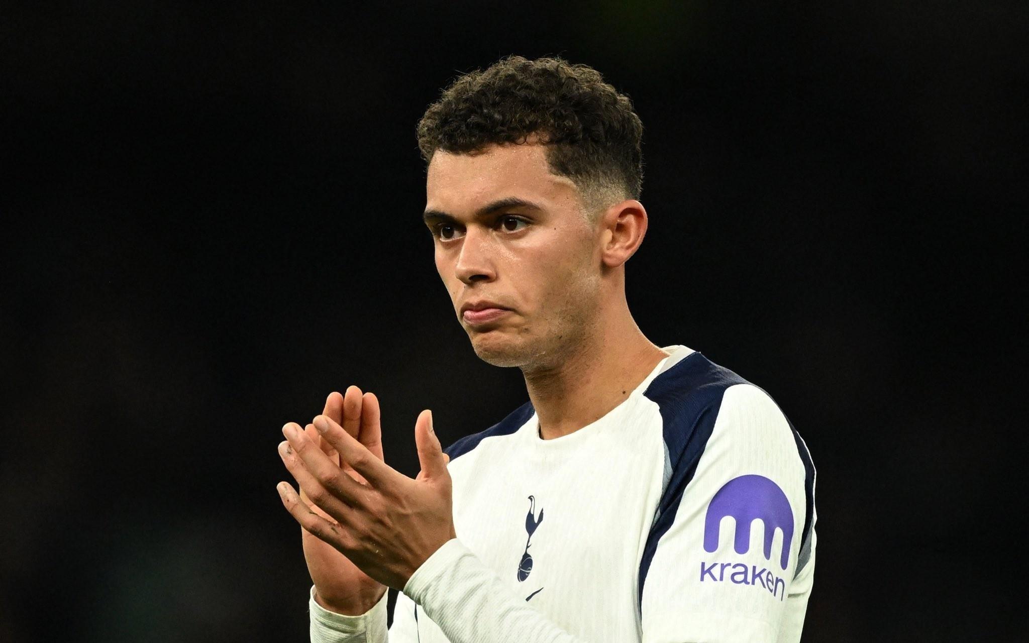 记者：水晶宫已为布伦南约翰逊预约体