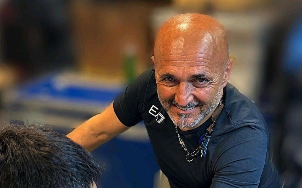 不原谅！斯帕莱蒂重返那不勒斯全程遭