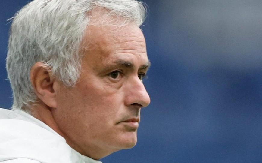 TA：由于首回合染红，穆里尼奥将在皇马