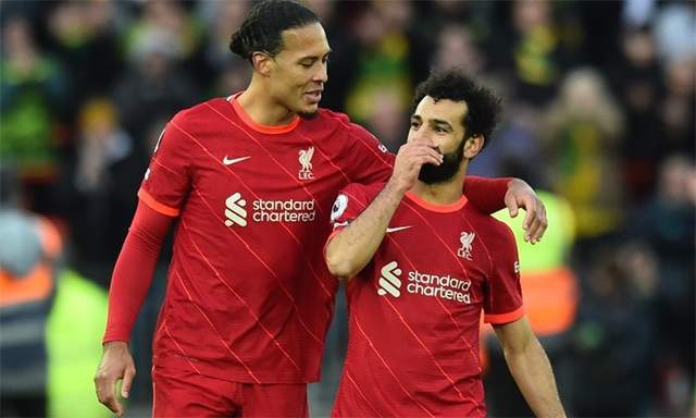 利物浦34岁队长再犯错：1传1躲4秒2次失误！断崖式滑坡