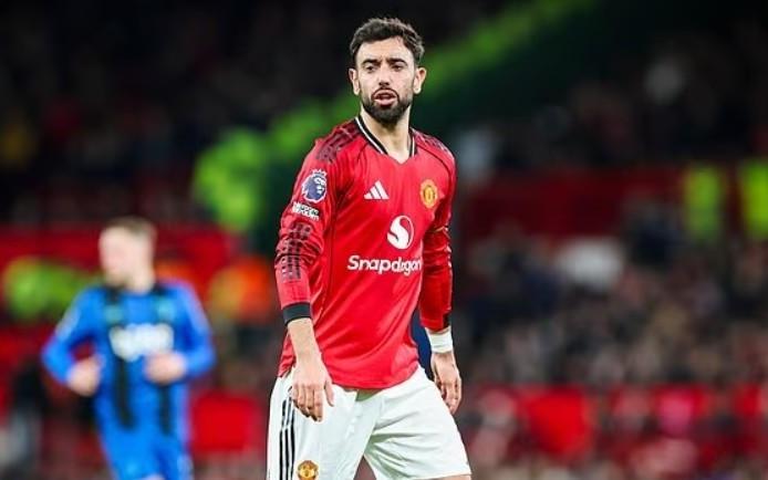 赖特：B费不想离开曼联，但俱乐部没有