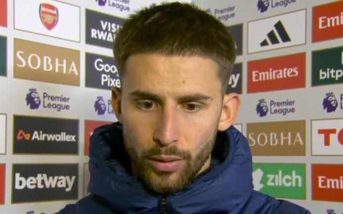 维卡里奥：必须向球迷们道歉，作为一个