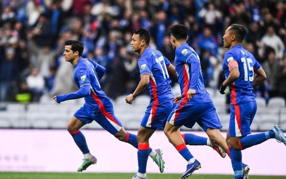 超级世界波！陈晋一任意球破门，斯帅挥