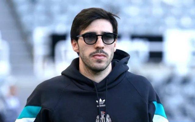 托纳利拒绝表演忠诚：逐年评估未来