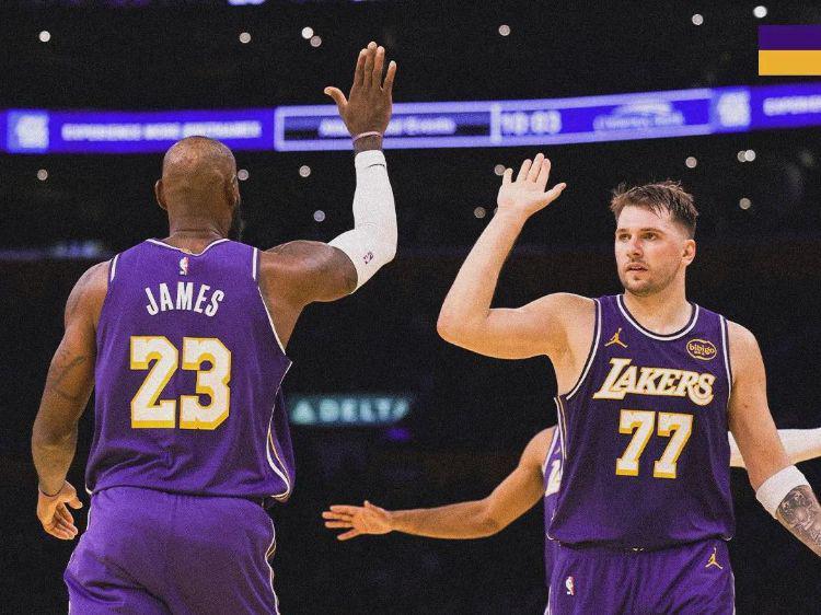 三巨头爆发！99分24板22助！湖人成功打进淘汰赛