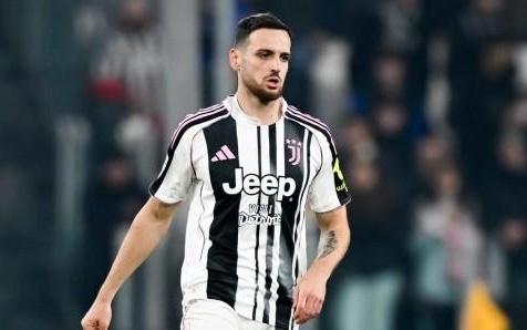 米体：尽管难以在尤文四后卫体系中获得位置，但加蒂不想离队