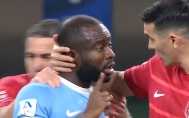 闹大了！阿奇姆彭在中超遭种族歧视：球