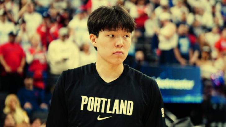 凌晨1点34官宣!杨瀚森被开拓者下放到发展联盟,期待他王者归来