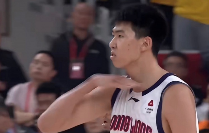争议！CBA官方罚单：徐昕“割喉”庆祝罚2万林孝天同样动作未罚