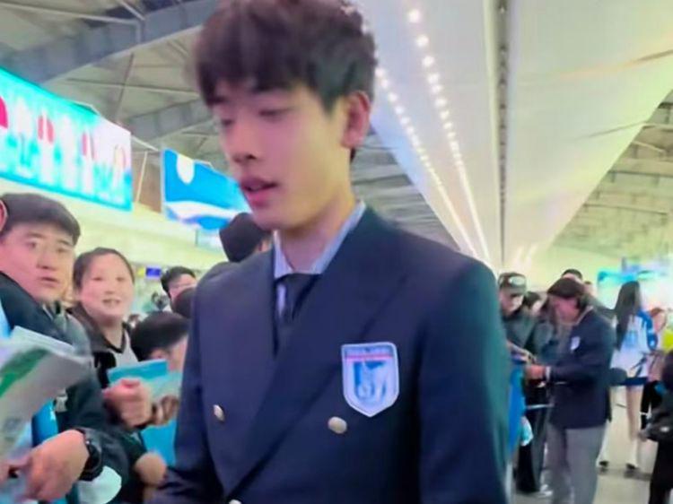 大连伤5个走5个一将迎告别战!梅州2妖归队1米88鲁能铁卫配首发